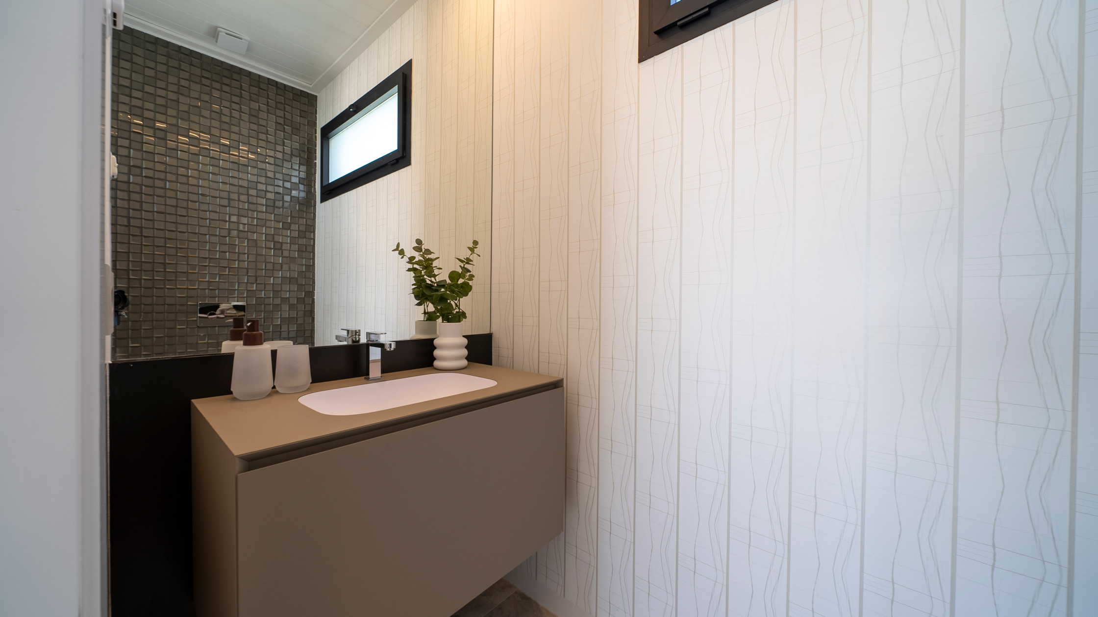 01J14TBDZ8WRFSQAA8MK9HC1CN